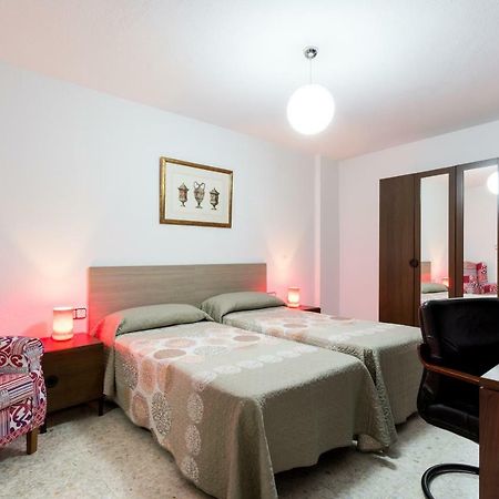 Holi-Rent Albareda Apartment Seville Exterior photo
