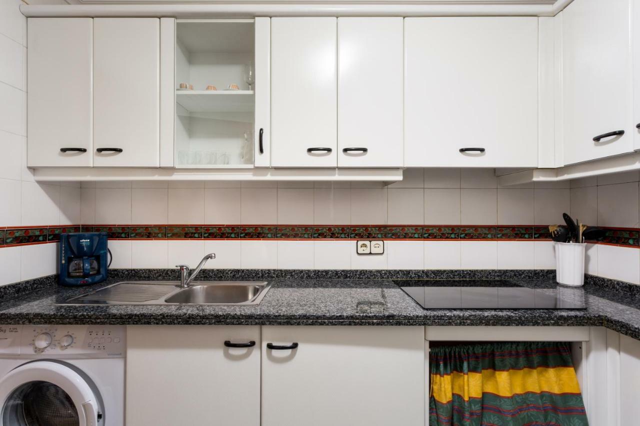 Holi-Rent Albareda Apartment Seville Exterior photo