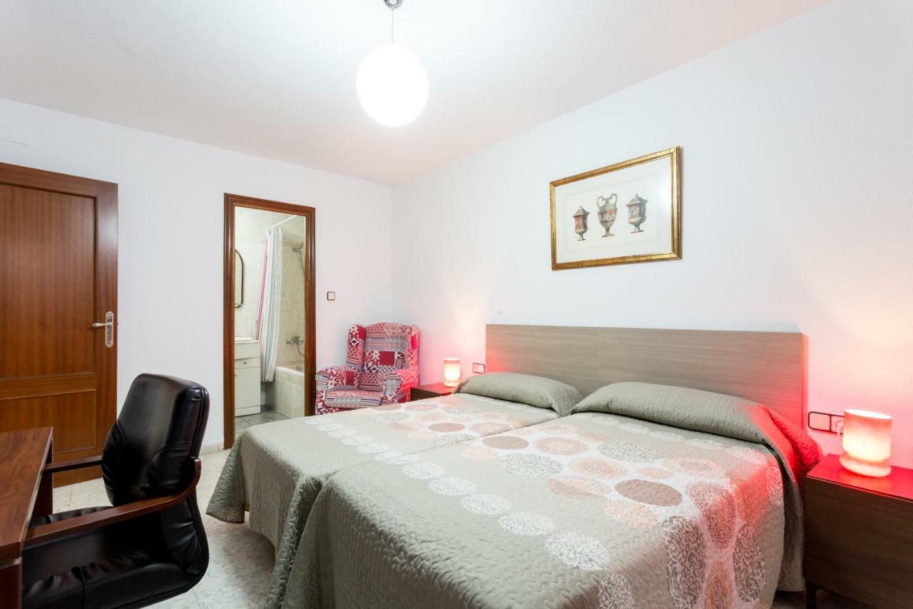 Holi-Rent Albareda Apartment Seville Exterior photo
