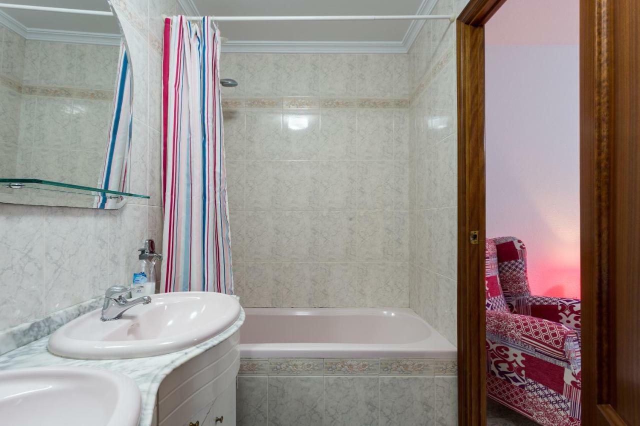 Holi-Rent Albareda Apartment Seville Exterior photo