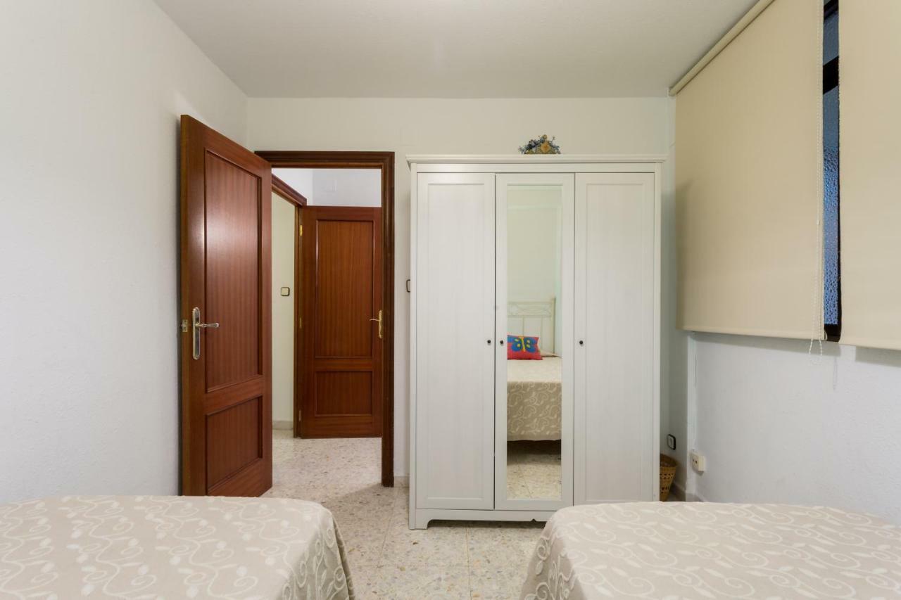 Holi-Rent Albareda Apartment Seville Exterior photo