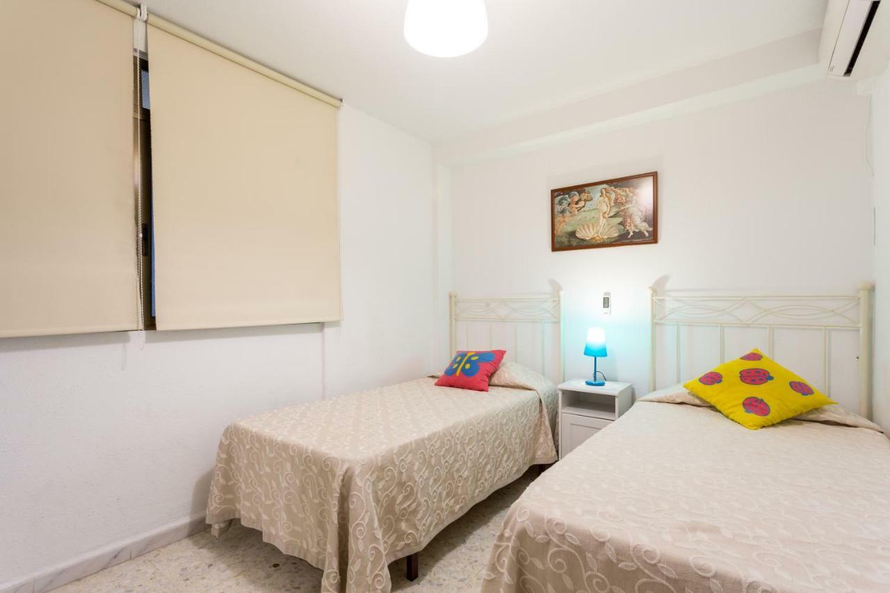 Holi-Rent Albareda Apartment Seville Exterior photo